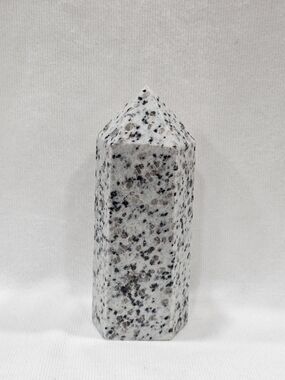 Kiwi Jasper Crystal Tower